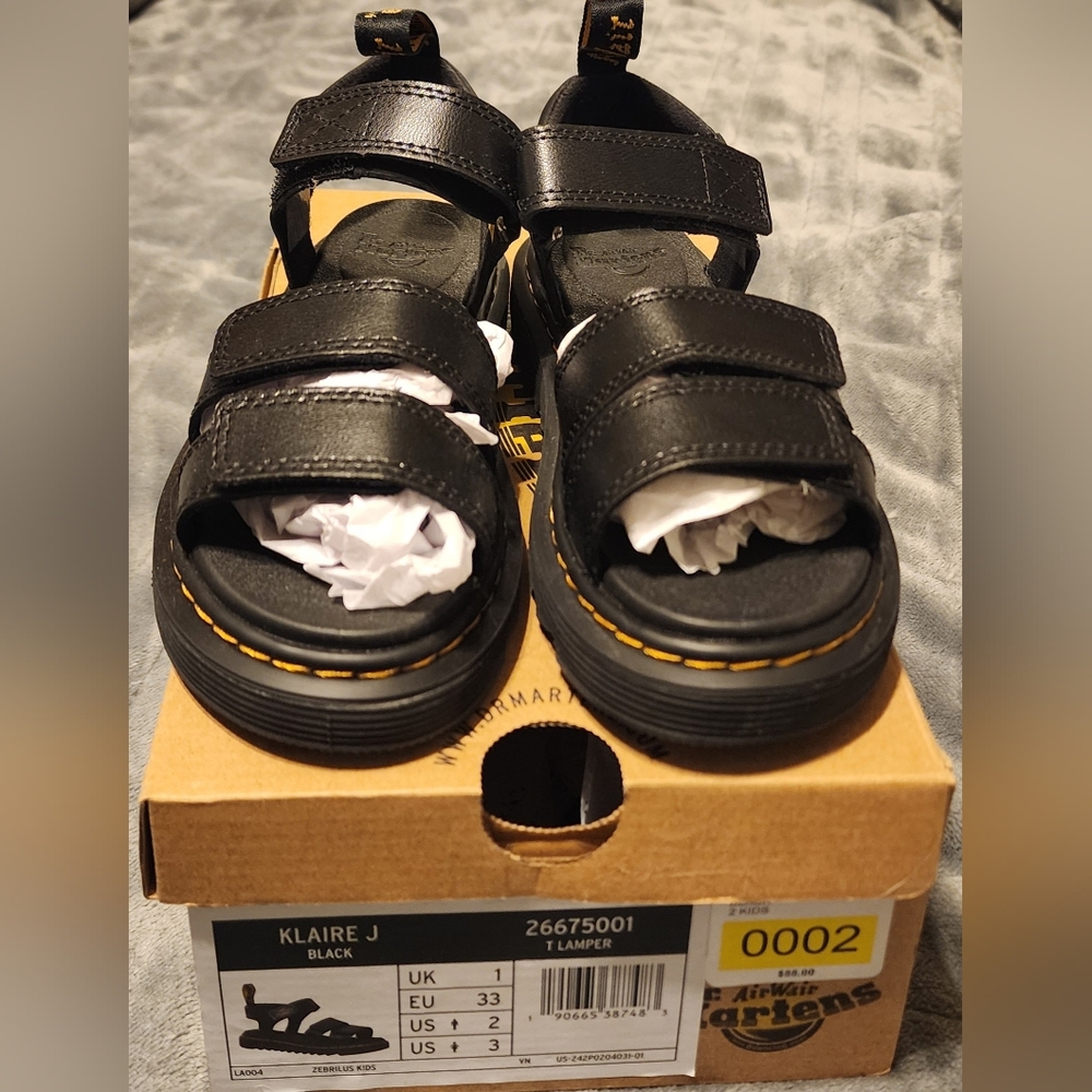 Dr Martens big girl's size 2 Klaire black sandals